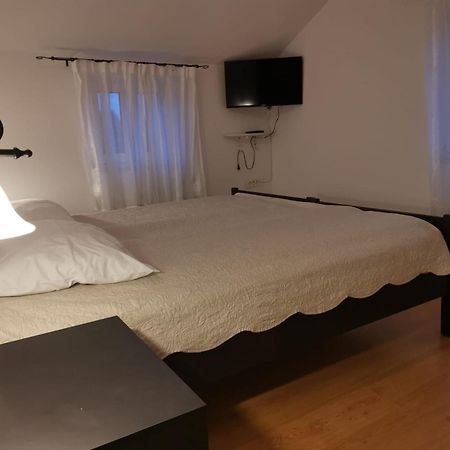 Apartman Kornu Veli Lošinj Zewnętrze zdjęcie